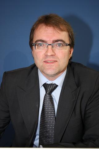  Prof. Dr. Matthias Augustin